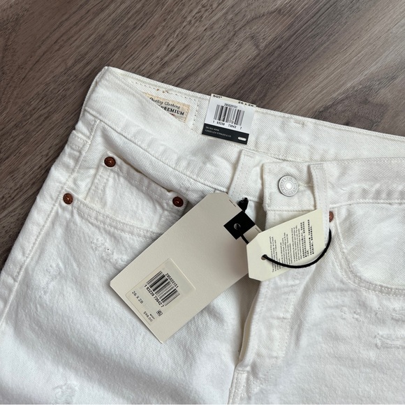 Levi’s - Picture 4 of 6